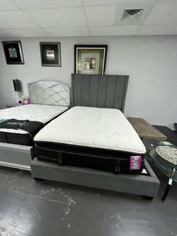 UPHOLSTERED BED AVAILABLE EVERYTHING MUST GO UP TO 70% OFF 