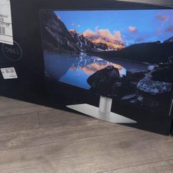 24 Inch Dell Ultra Monitor 