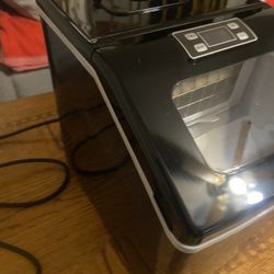 FRIGIDAIRE ICE MAKER - Brand New