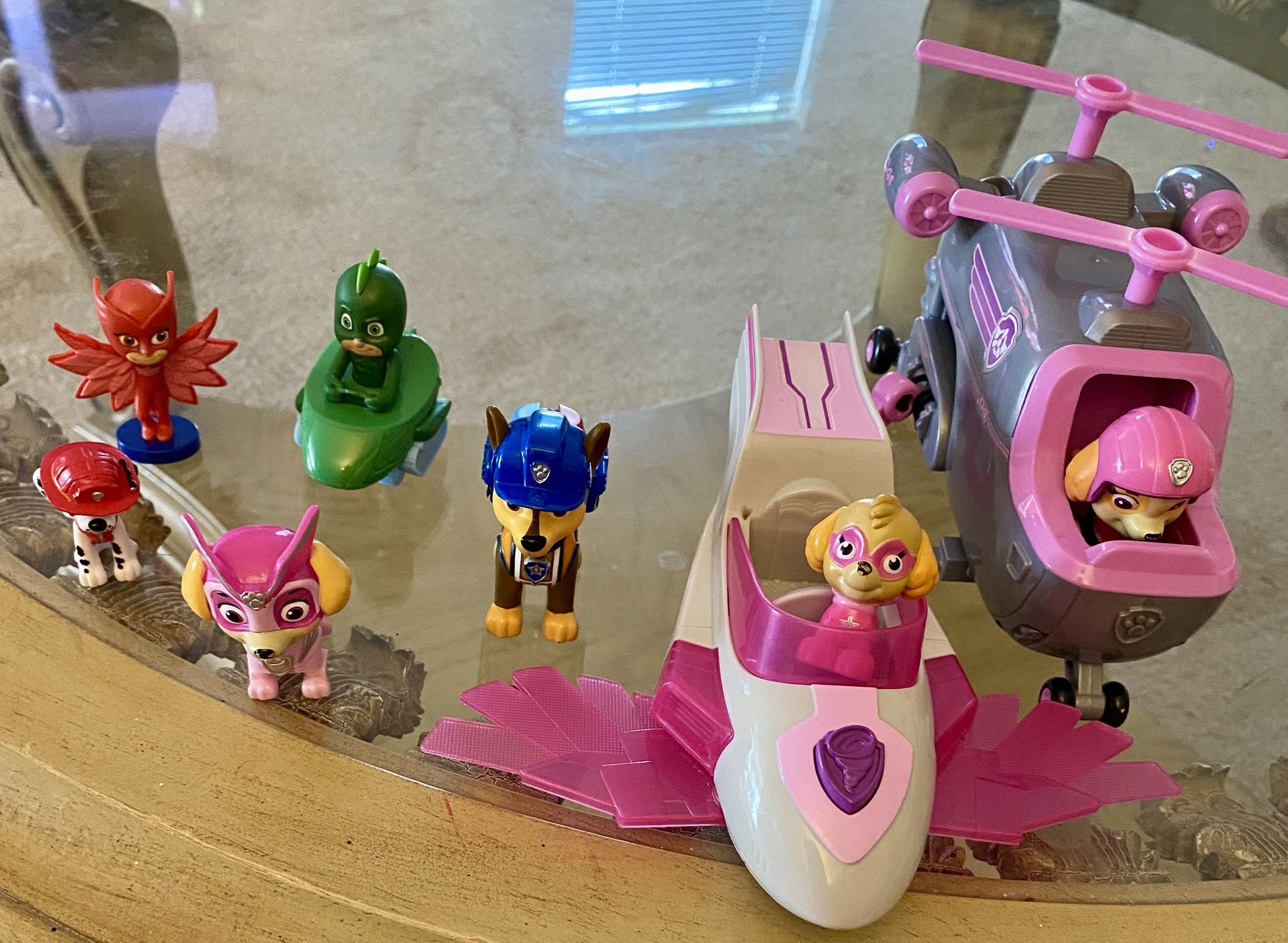 Paw Patrol Characters & 2 Vehicles Included