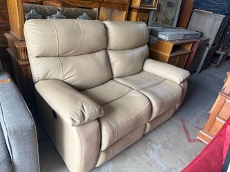 Electric loveseat recliner