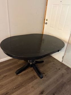 Large Black Round Dining Table – Pedestal Base