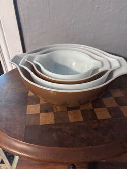Vintage 4 Piece Mixing Bowls