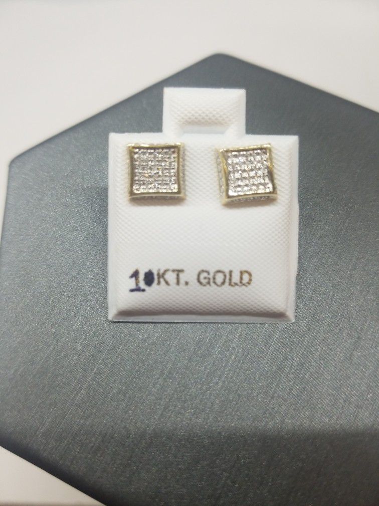 10k Gold Pair Of Diamond Earrings 