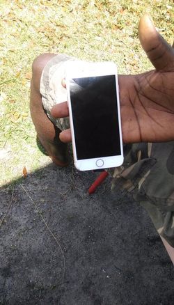 I phone 7 32gb nice phone
