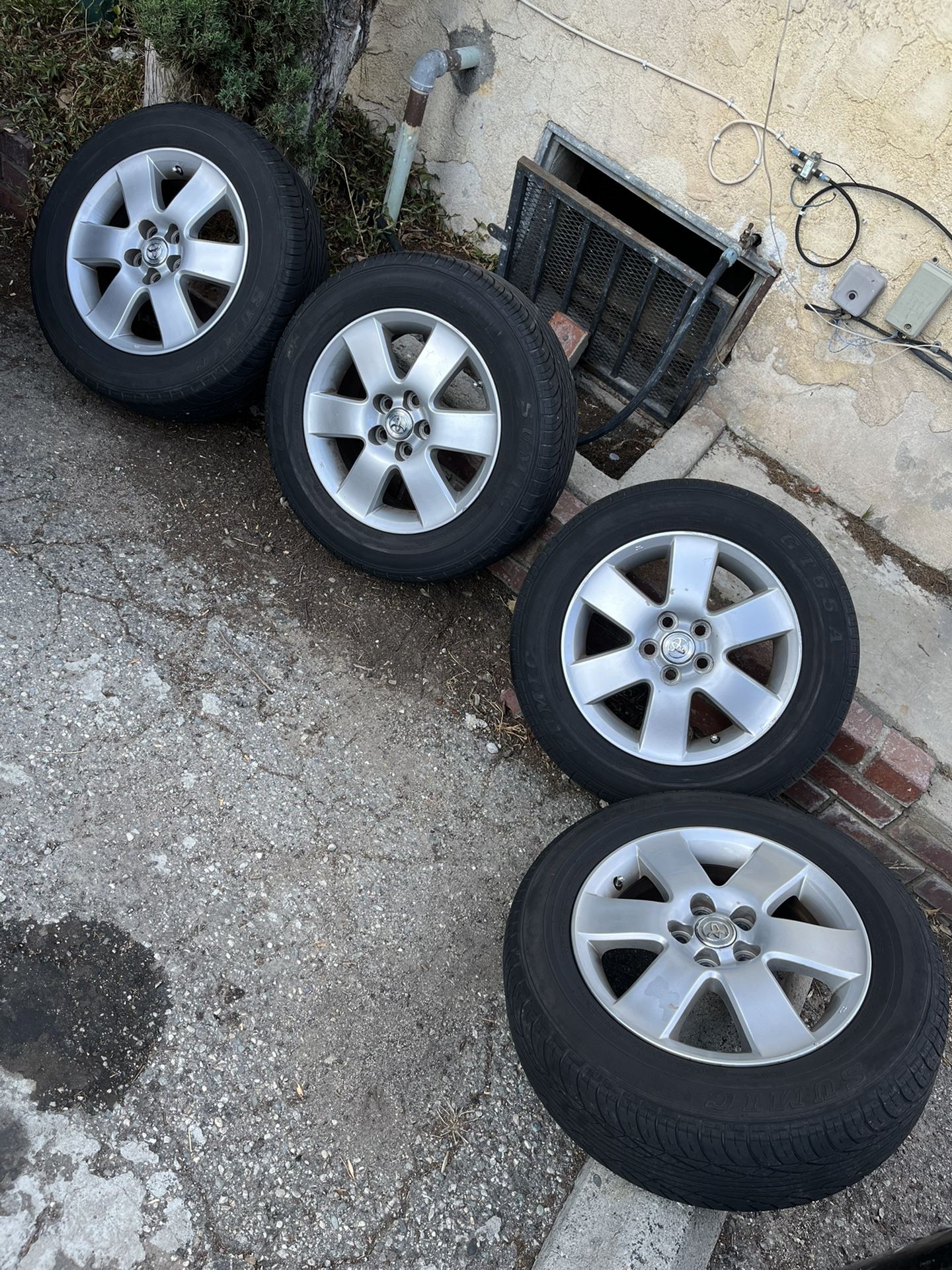 195 65 R15 Toyota corolla wheels and rims
