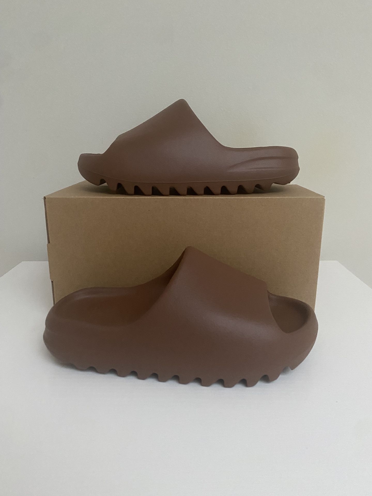 Adidas Yeezy Slide “Flax” Size 4 Men’s Brand New FZ5896