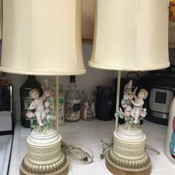 Beautiful Pair Of Vintage Ceramic Lamps  Both Only $60 