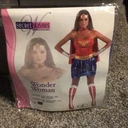 Women’s Wonder Woman Costume