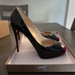 Christian louboutin new very sales prive patent red sole pump