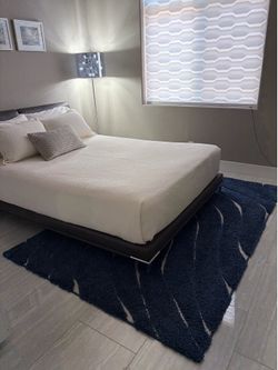 Area Rug Blue & Cream