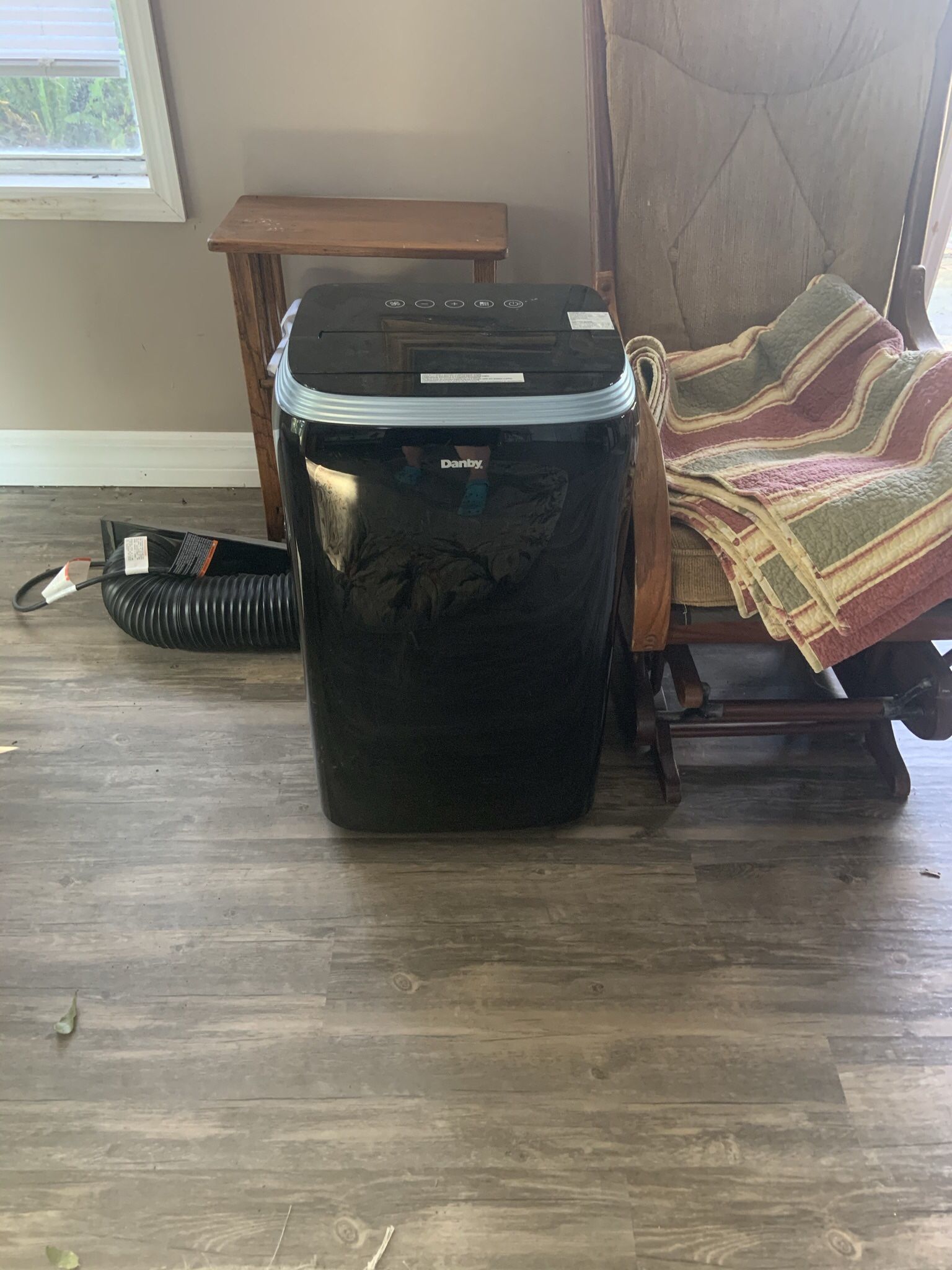 14,000 BTU Portable Air Conditioner With Heat Pump Heater And Dehumidifier