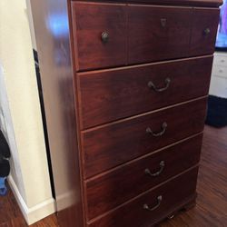 Wood 5 Drawer Dresser 