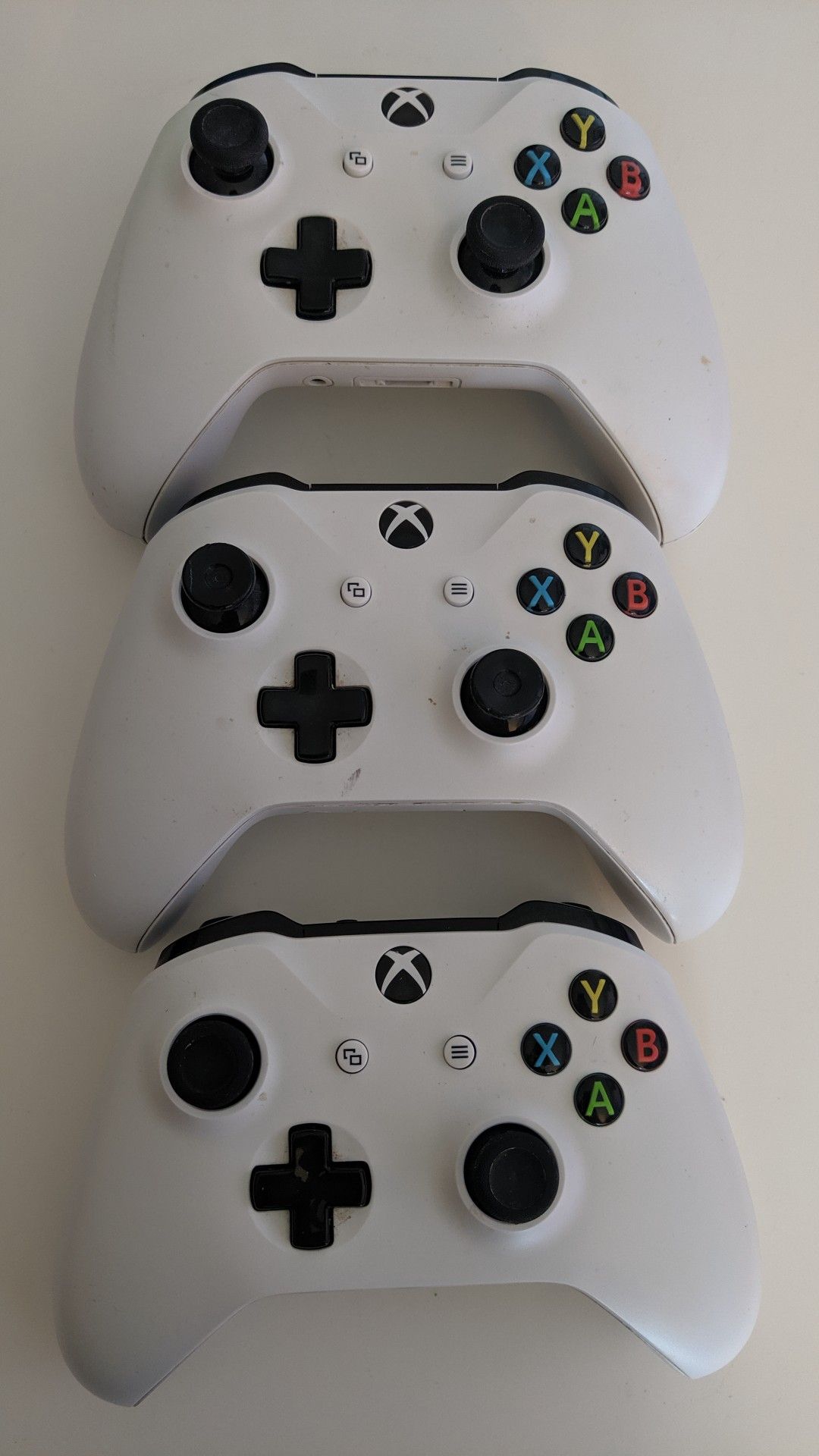 Xbox One Controllers (3)
