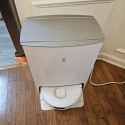 Omni Deebot T10 Mopping And Vacuum Robot Station