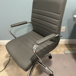 Executive  Swivel Office Chair with Metal Frame and Arms