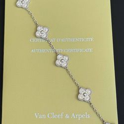 18k white gold Van cleef Alhambra style diamond 5 motifs clover shape stone bracelet