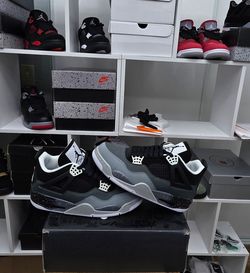Jordan  4 retro fear size 9 Men