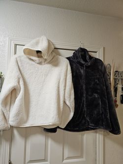 2 Sueter Size M WOMEN