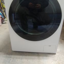 LG 2.4-cu ft Ventless All-In-One Washer Dryer Combo