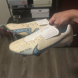 cleats (local Dc Only)