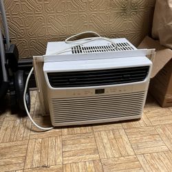 Window AC Unit 
