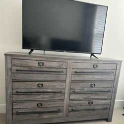 Brown 6 Drawer Dresser And Nightstand 