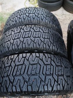 TIRES GOOD CONDITION LT285/70R17