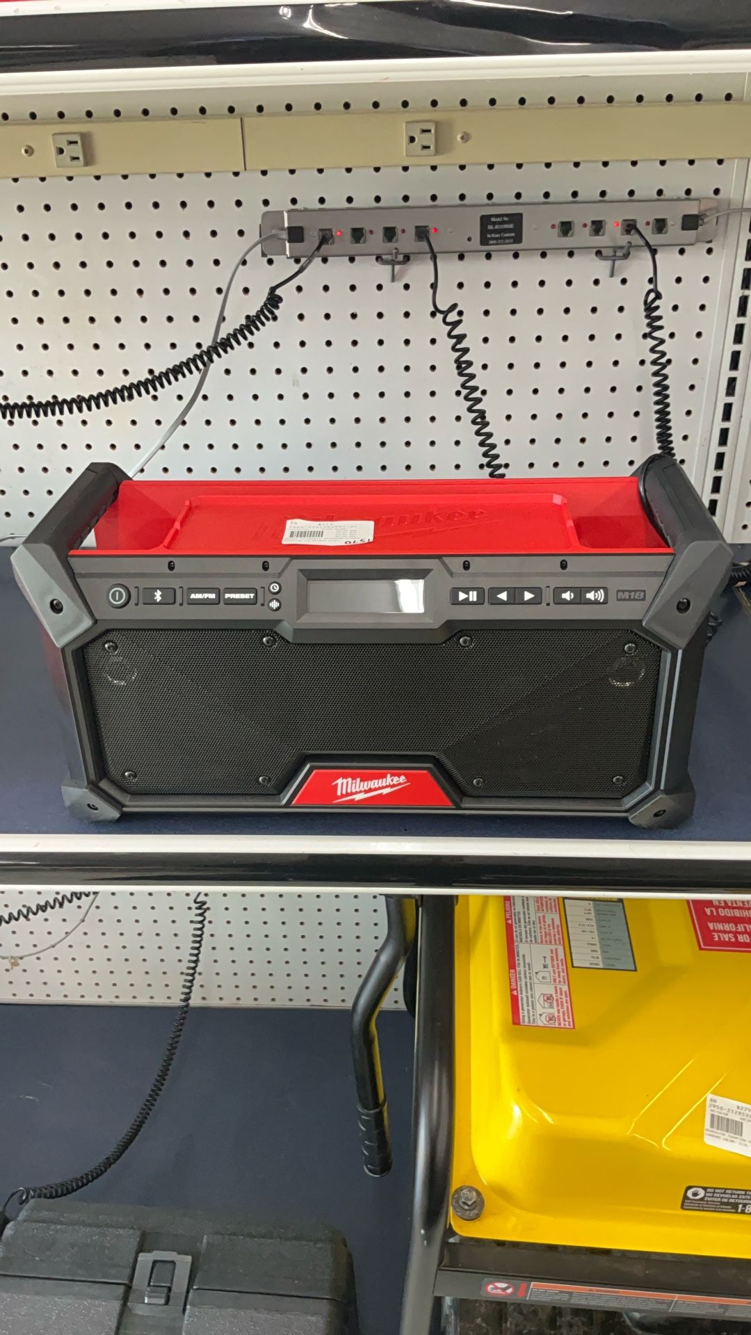 MILWAUKEE JOBSITE  RADIO