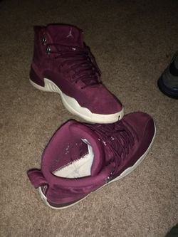 Size 10 men's brugandy Jordan 12's