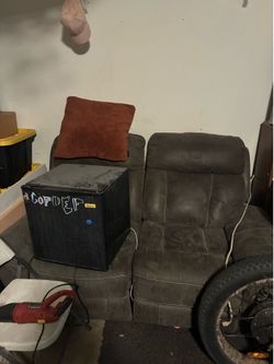 Recliner love seat