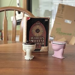 **VINTAGE** - Lot Of 2 - 1939 Tootsie Toy Souvenir - Potties/Toilets/Commodes