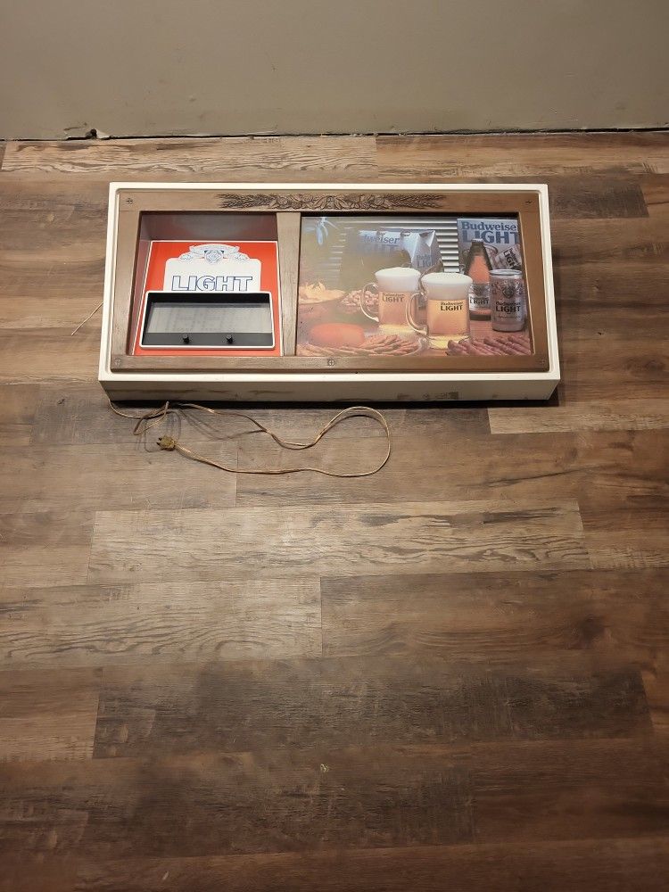 Vintage Budweiser light clock/sign