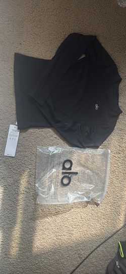 Brand New ALO Black Set (women’s small)