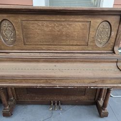 1900s Piano 