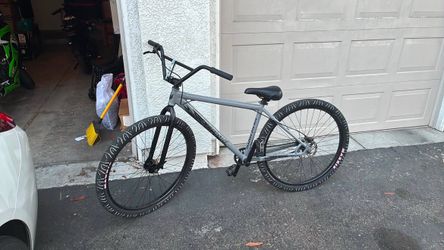 Throne bike SE bike