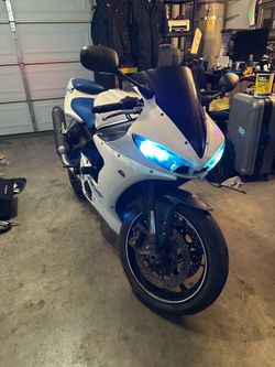 2006 Yamaha R6 600CC (Compare R1 Honda CBR Suzuki GSXR Kawasaki Ninja)