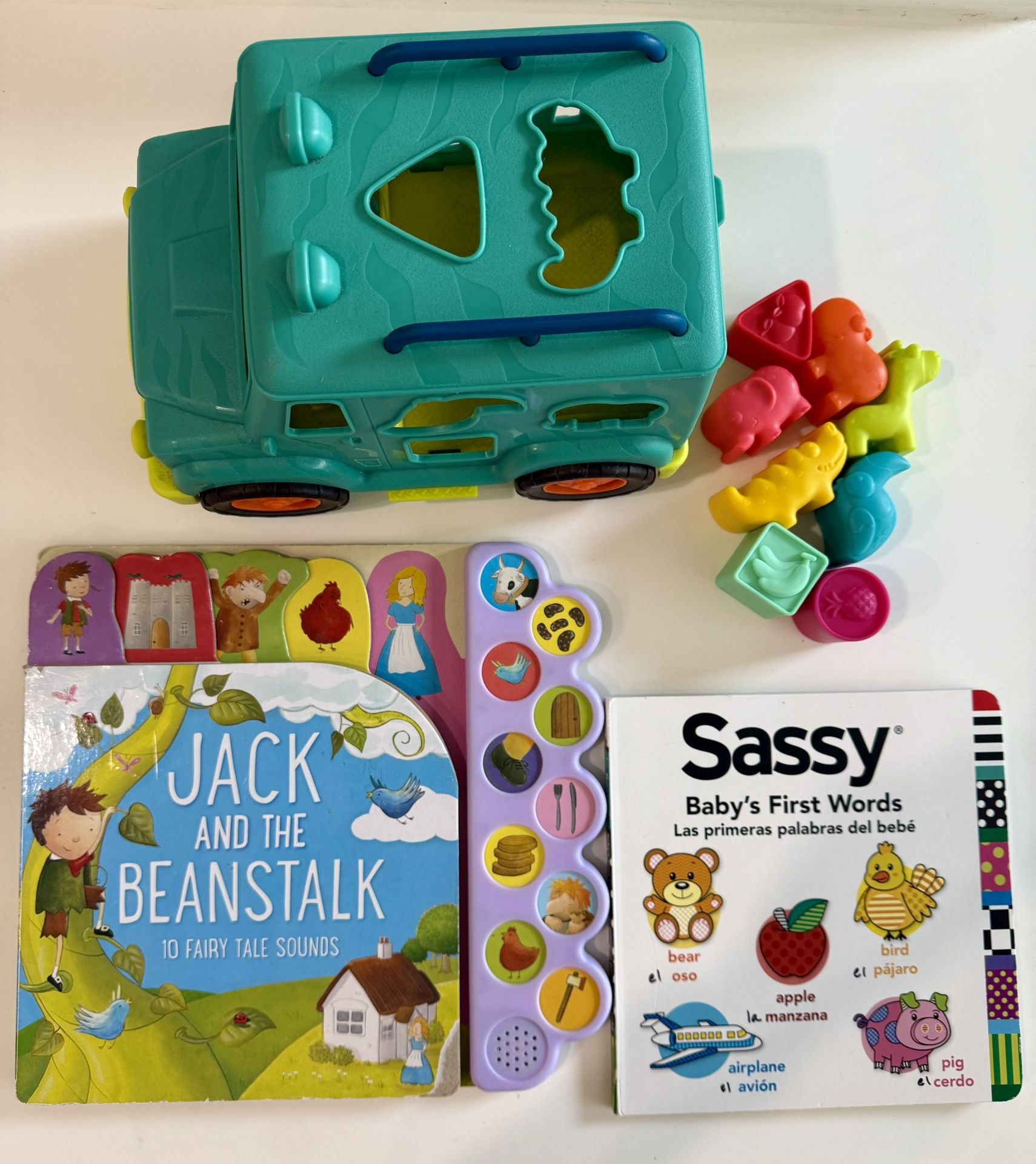 Baby Toddler Safari Jeep Books with Noise (batteries required) puzzle pieces, educational, book has a little tip shown in last photo