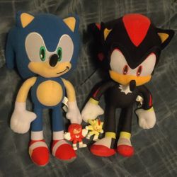 Sonic and Shadow 12" Plush with Knuckles and Super Shadow toys
