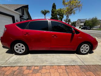 2007 Toyota Prius – $3,750