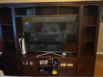 Entertainment center