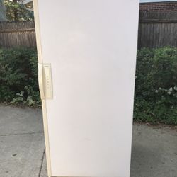 Free Delivery- Kenmore Frost Free 21 Cu.ft Freezer