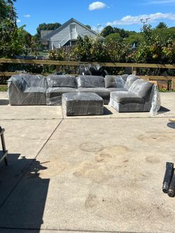 Like new sofa set sectional grey color moving need to go
