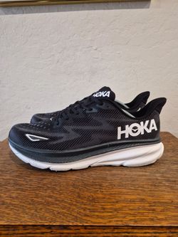Hoka One One Clifton 9 Athletic Running Shoes
Men's Size US 12.5D
