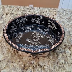 PIE PLATE . YORKTOWN AND STAPLES AREA 