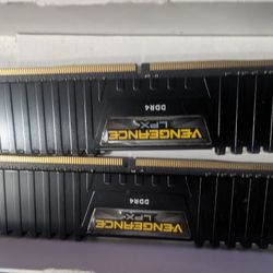 32gb Drr 4  4x 8 Gb Corsair Lpx