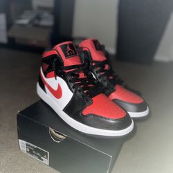 Jordan 1 Mid “Fire Red’s”