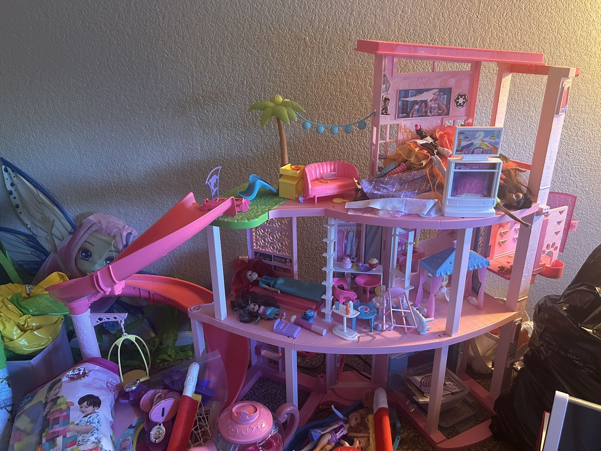 Barbie Castle With accessories!! 