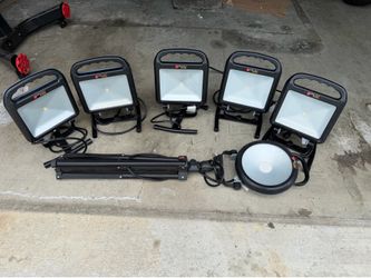 UtilityTech Pro LED Work Lights – 6 Lights + Heavy Duty Tripod Stand
