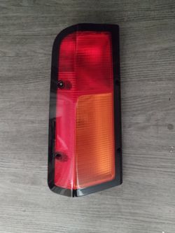Land Rover Discovery Left Rear Tail Light Assembly
